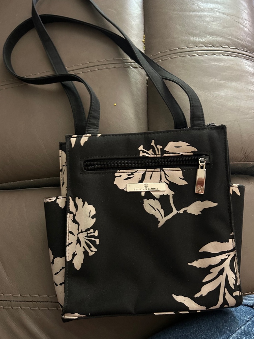 Frankie&Johnnie - Floral Print Tote Bag - Black and Cream